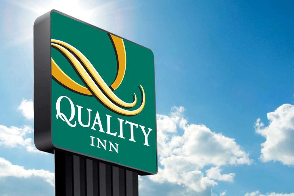 Quality Inn Storm Lake Exterior photo